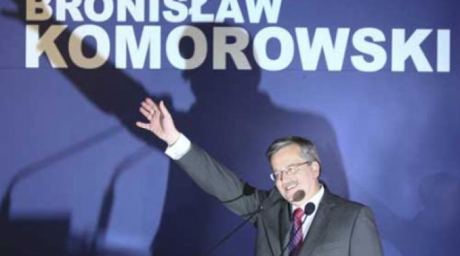 bronislaw komorowski pe jumatate presedinte