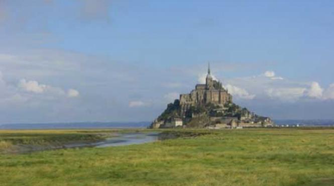 mont saint michel castelul insula