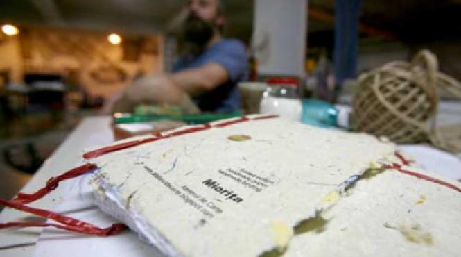 povestea hartiei din coji de ceapa