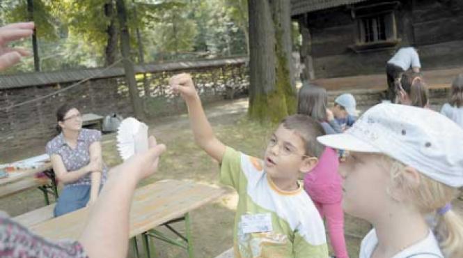 cum sa te joci vara pe ulita satului