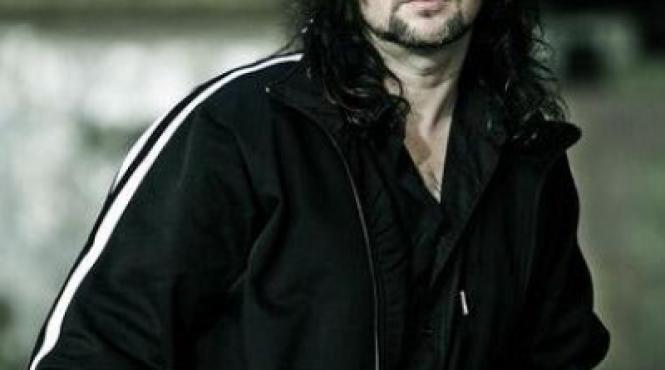 therion va pleca in turneu cu intariri de calibru