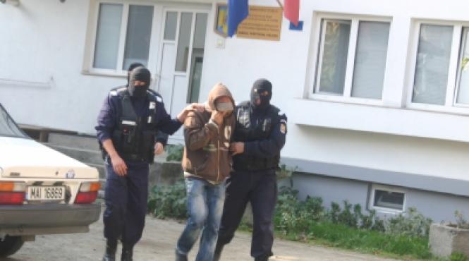 fbi ne lauda mafiotii nostri isi vad de treaba