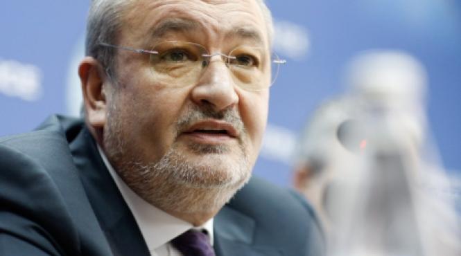 vladescu discutiile cu fmi nu vizeaza majorari de taxe nici in acest an nici in 2011