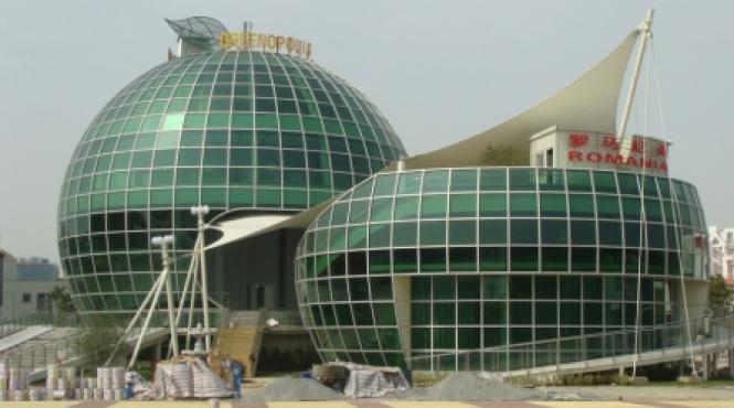 romanii atrag vizitatori la expo shanghai cu mici si spectacole