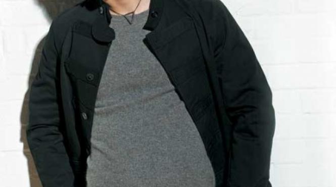 cine i artist si vara departe ajunge