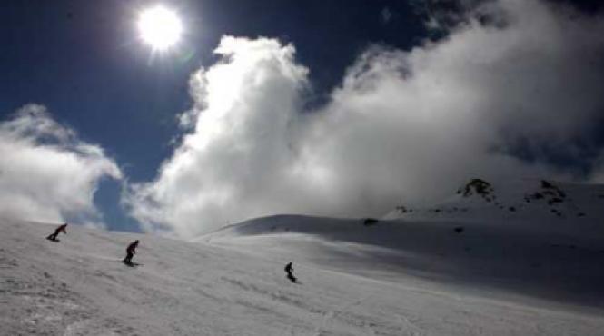 sinaia blocata de interese marunte