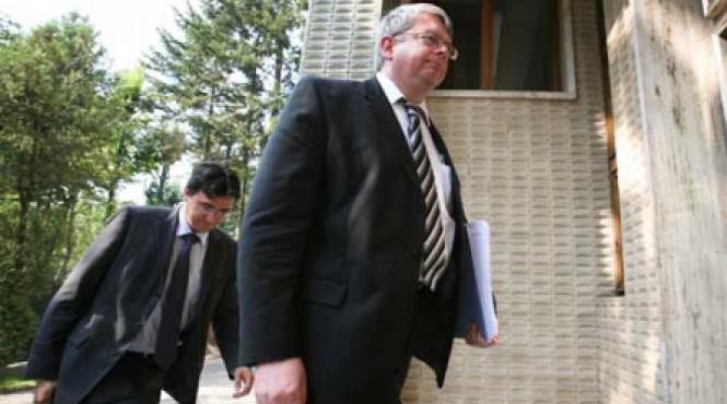 salariile scad la nivelul din 2005