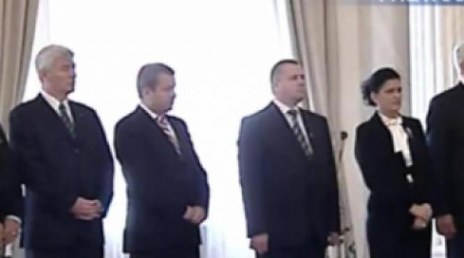 traian basescu a semnat decretele de numire in functie a noilor ministri