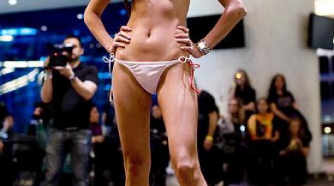 ea este miss world romania 2010