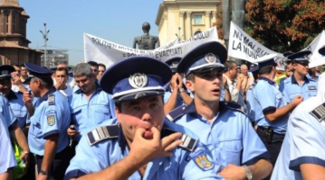 politistii si gardienii din penitenciare protesteaza in capitala
