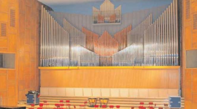 seri cu orga la sala radio