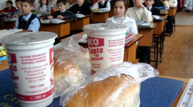 s au intoxicat dupa ce au mancat lapte si cornuri la scoala