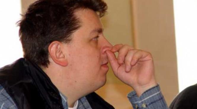 ministrul economiei si a luat consilieri prieteni si rude