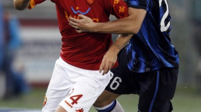 chivu amendat cu 8 000 de euro pentru gesturile obscene facute la adresa fanilor romei