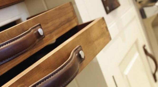 accesorii pentru mobilier in linii de design