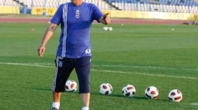 meci de old boys inainte de dinamo craiova vezi loturile celor doua echipe