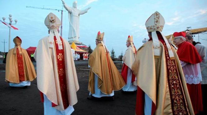 cea mai inalta statuie a lui iisus dezvelita in polonia