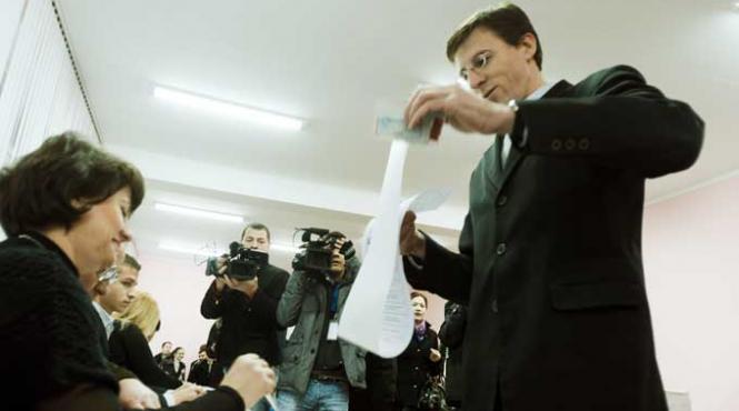 alegerile din republica moldova comunistii raman in frunte potrivit ultimelor rezultate partiale