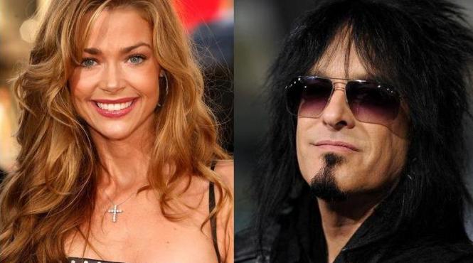denise richards are o relatie cu basistul trupei motley crue