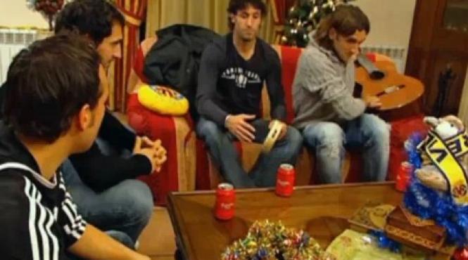 video jucatorii lui villarreal joaca fotbal cu mos craciun