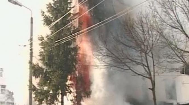 explozia de la bacau provocata de o acumulare de gaze la parterul blocului