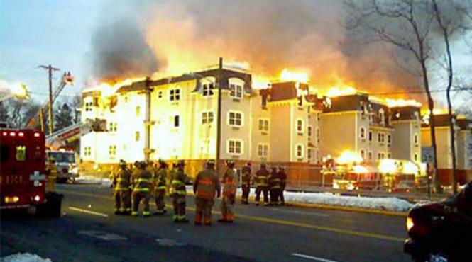 incendiu puternic intr un complex rezidential din new jersey