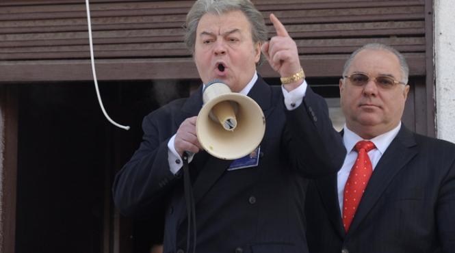 urmarire penala si criminalistica pe numele lui vadim tudor