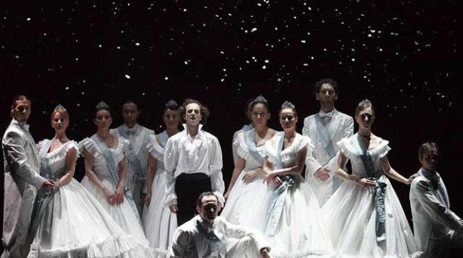 moda regala pe poante la teatrul de opereta