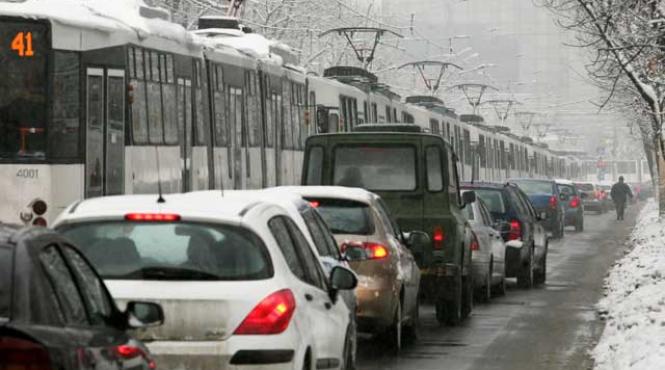 linia tramvaiului 41 blocata dupa ce un calator a tras semnalul de alarma