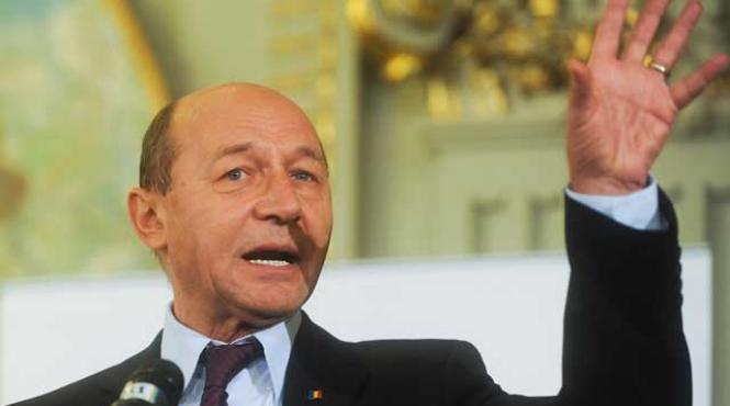 traian basescu muta razboiul la strasbourg