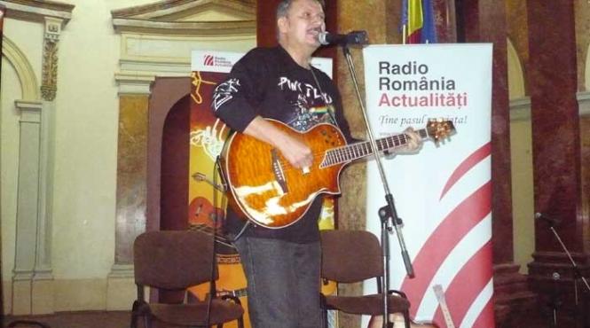 aproape de tinerele talente