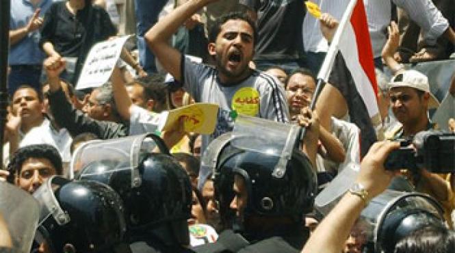 lumea araba in spirala revoltei