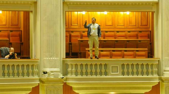 parlamentul din balconul lui sobaru