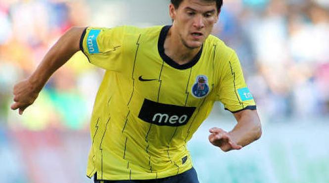 sapunaru laudat de presa lusitana cel mai energic din aparare