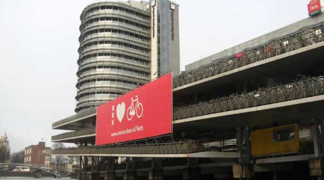 liber la amsterdam povestile unor turisti