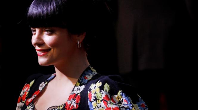 lily allen se casatoreste in vara acestui an