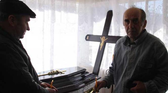 uricani minerii vor fi ingropati dupa traditia momarlanilor