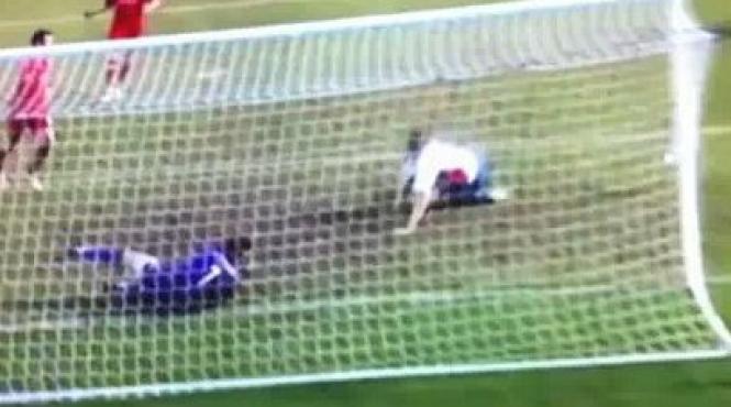 video rooney s a impiedicat de minge in fata portii goale