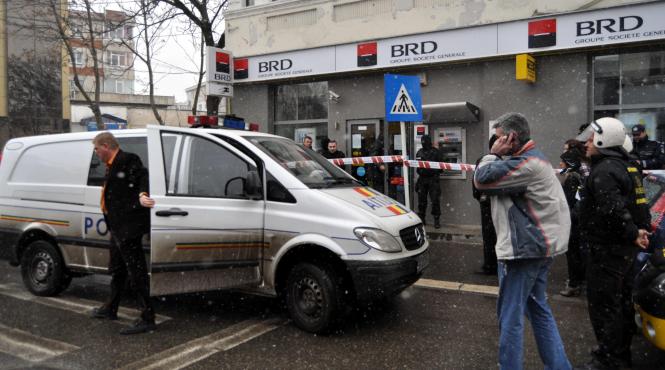 tentativa de jaf a unei sucursale bancare din pitesti