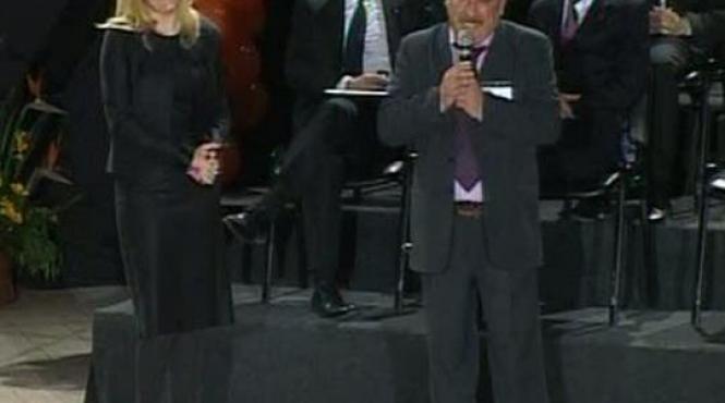 elena udrea sub perna primarului din magurele