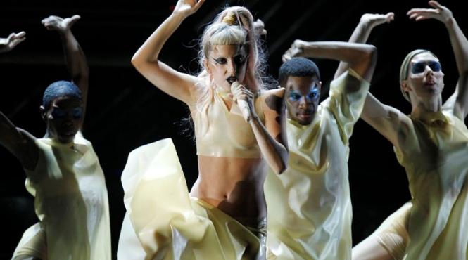 lady gaga tine dieta cu whisky