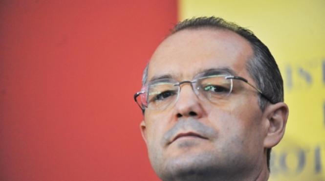 boc inca nu l demite pe blejnar