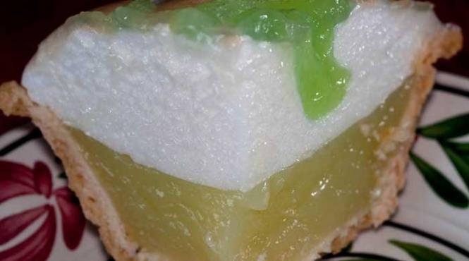 frunza verde de trifoi norocos