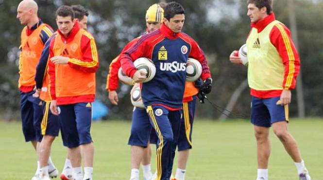 mutu zicu si cam atat