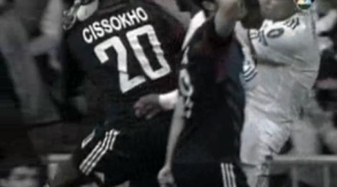 video a innebunit pepe vezi ce picior in cap i a dat lui cissokho si a scapat nesanctionat