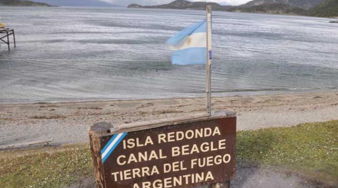 pana la capatul lumii cinstind doi mari romani