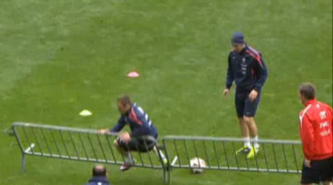 ribery ca borcea a cazut cu fileul la tenis de picior cu video