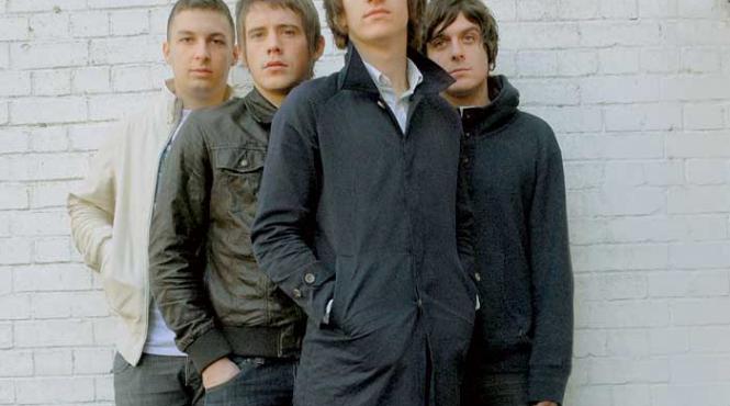 arctic monkeys se dau dupa moda