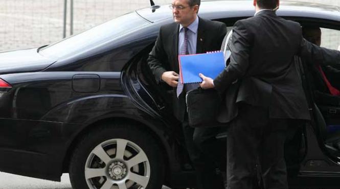 cine l a chemat pe boc la portita vantu sau ghita