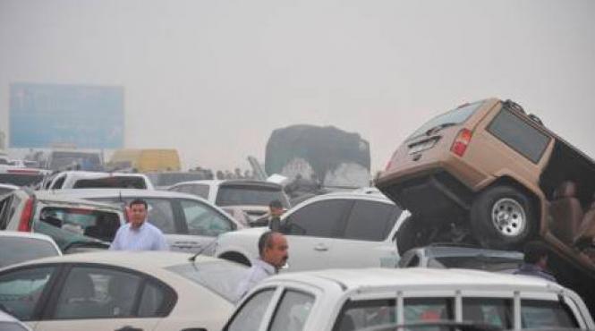 127 de masini implicate intr un accident in lant pe o autostrada din abu dhabi